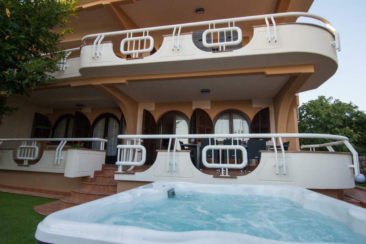 קרק Villa Royale Krk מראה חיצוני תמונה