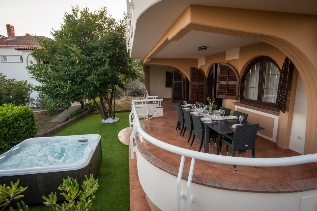 קרק Villa Royale Krk מראה חיצוני תמונה